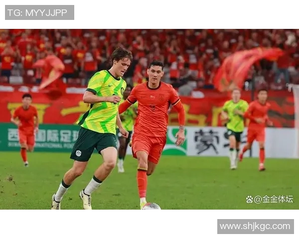 中国足球男球星激凸现象引发热议,球场上风采与争议并存 中国足球男球星激凸现象引发热议,球场上风采与争议并存