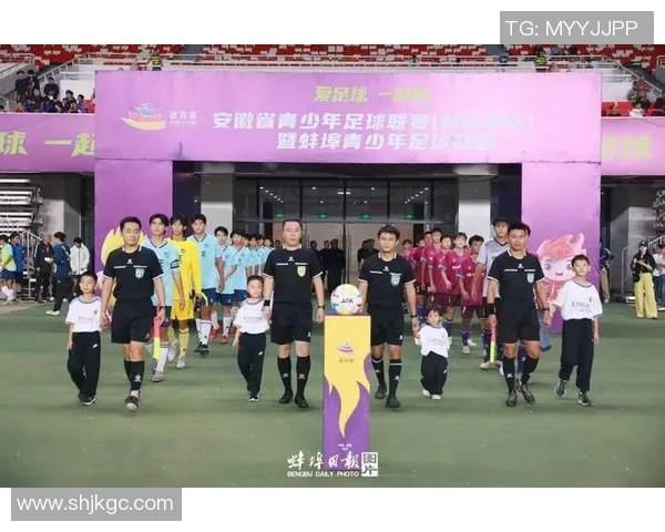 球星炫技足球盛宴激情演绎绿茵场上非凡瞬间