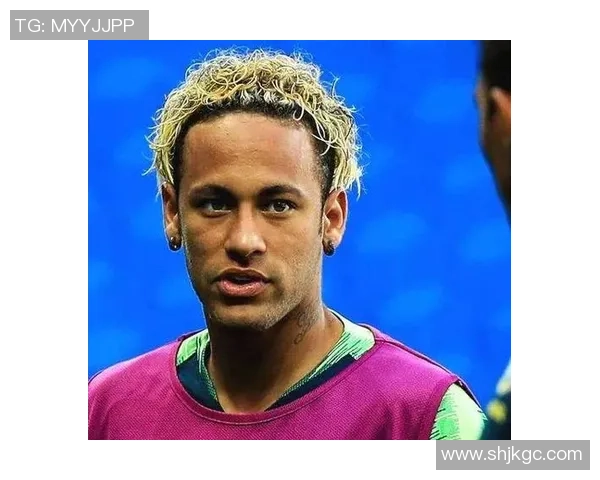 足球明星绯闻不断曝出引发热议 涉及多位球员私生活内幕曝光