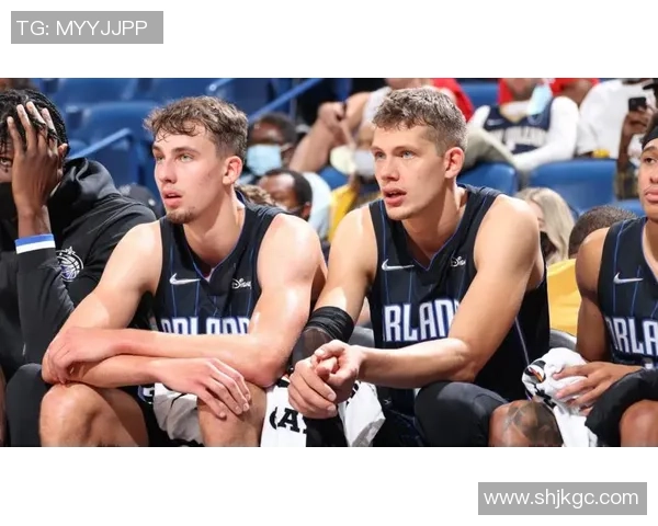 与球星并肩作战的足球运动员:他们如何在比赛中挑战传奇的极限 与球星并肩作战的足球运动员:他们如何在比赛中挑战传奇的极限