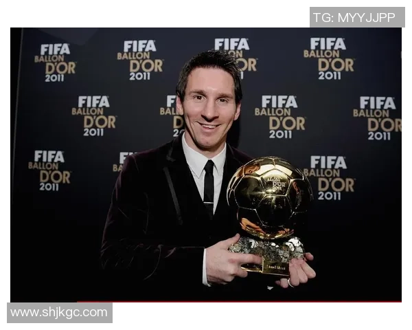 2023年度足球球星荣耀海报集结 见证顶级球员的精彩瞬间与卓越成就