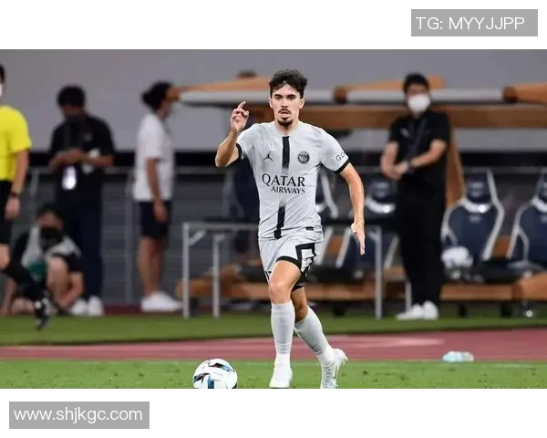 意大利足球传奇球星崛起之路 从青年才俊到世界舞台的巨星荣耀